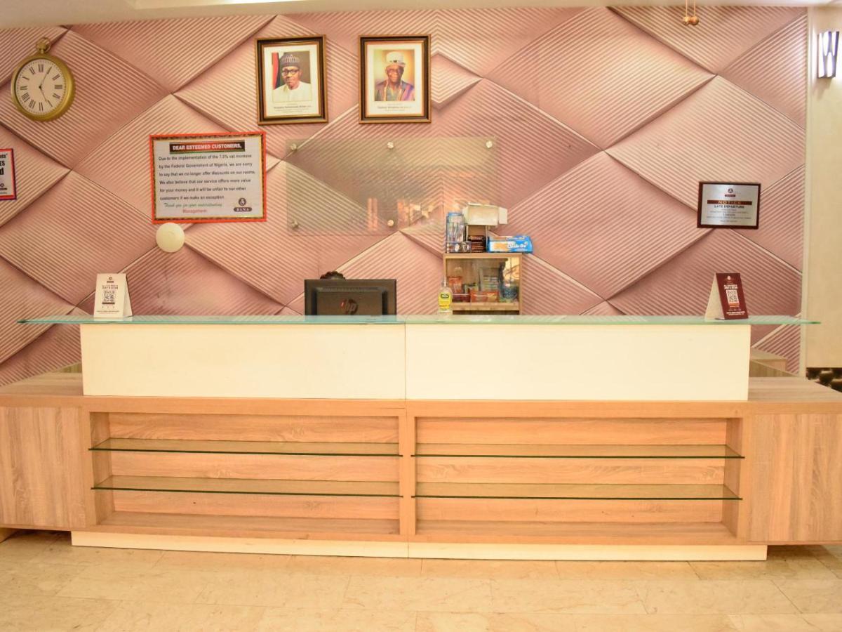 Bana Hotel & Suites Лагос Екстериор снимка