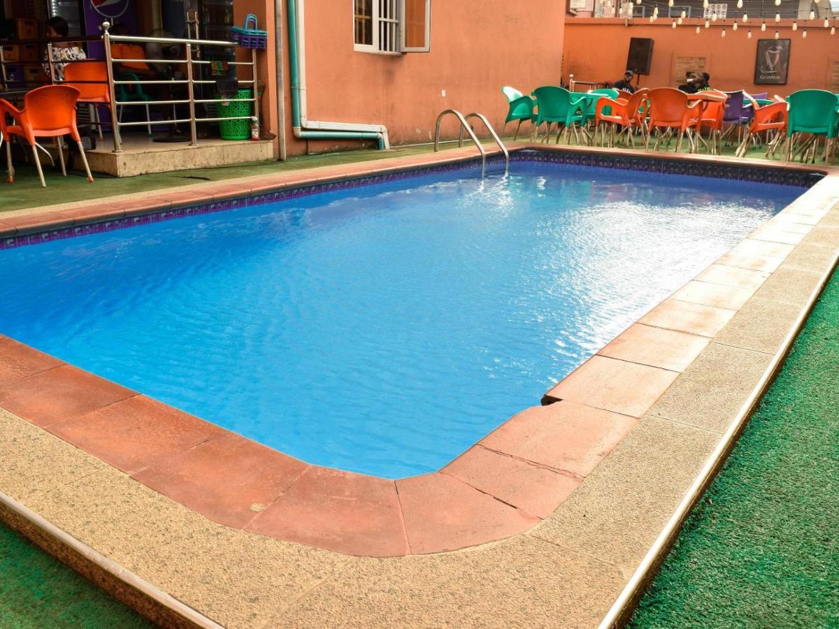 Bana Hotel & Suites Лагос Екстериор снимка