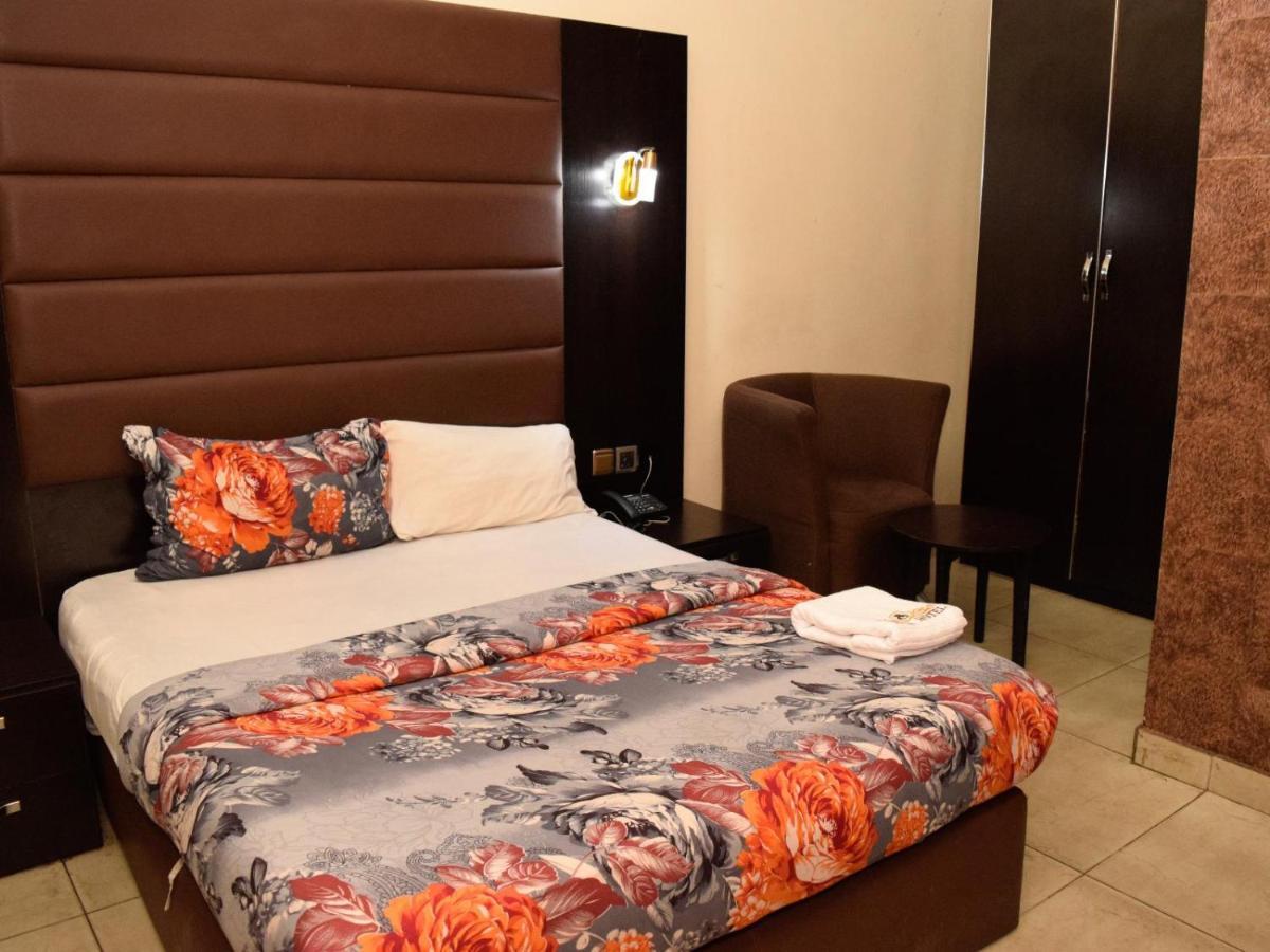 Bana Hotel & Suites Лагос Екстериор снимка