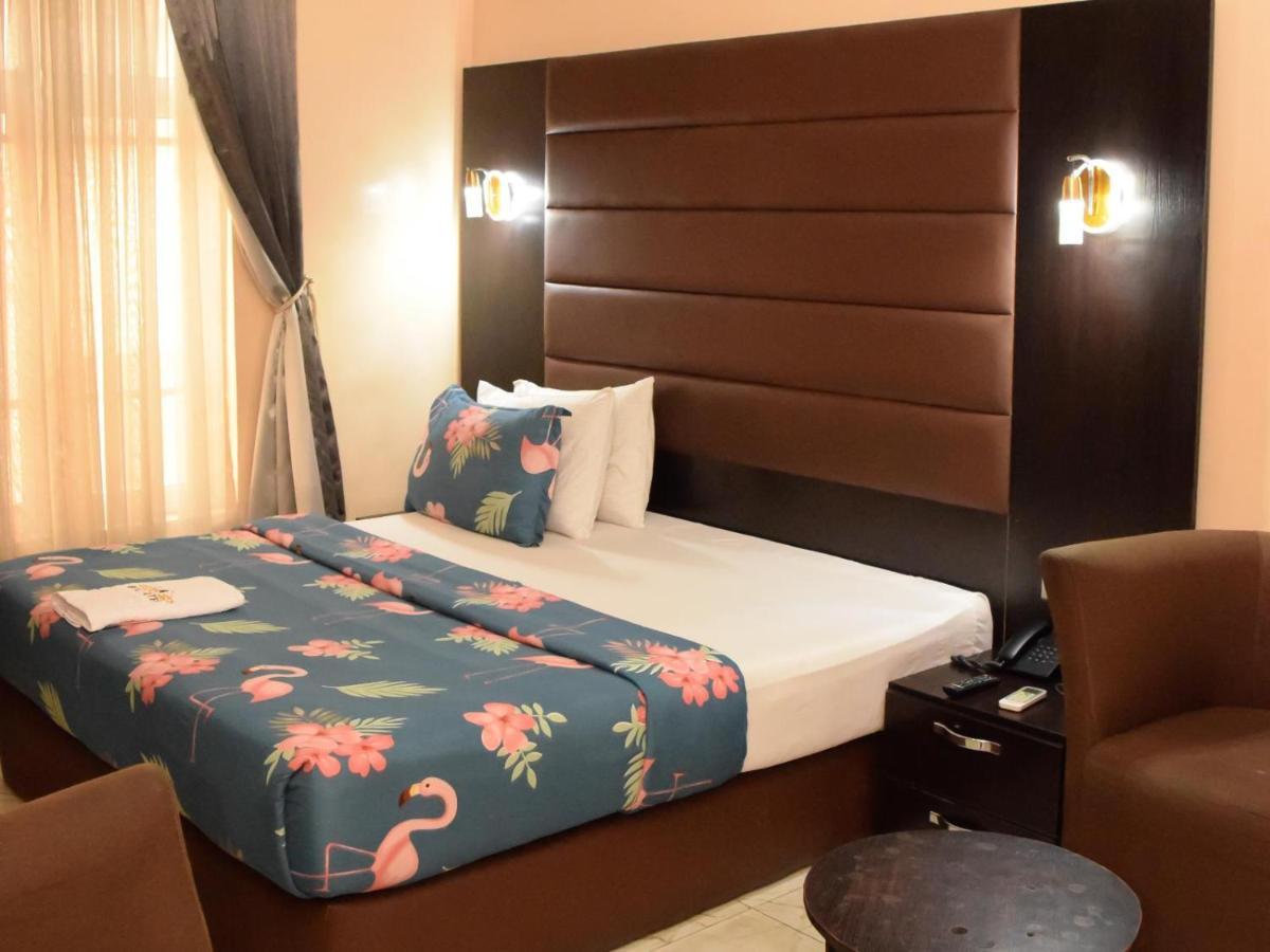 Bana Hotel & Suites Лагос Екстериор снимка