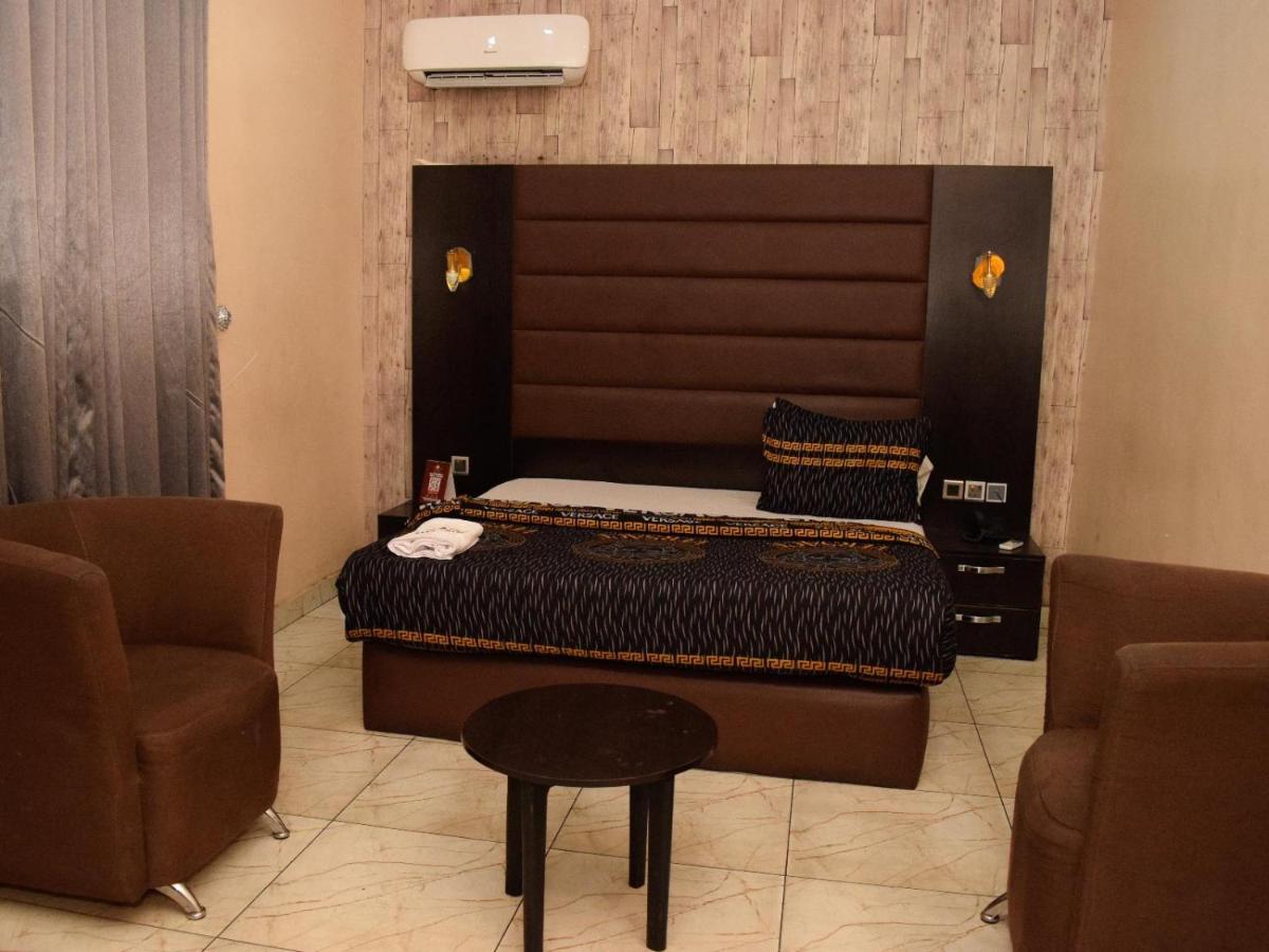 Bana Hotel & Suites Лагос Екстериор снимка