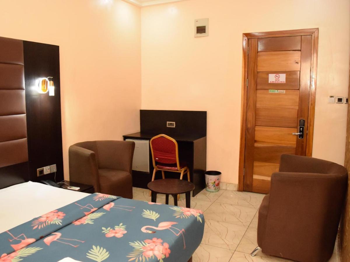 Bana Hotel & Suites Лагос Екстериор снимка