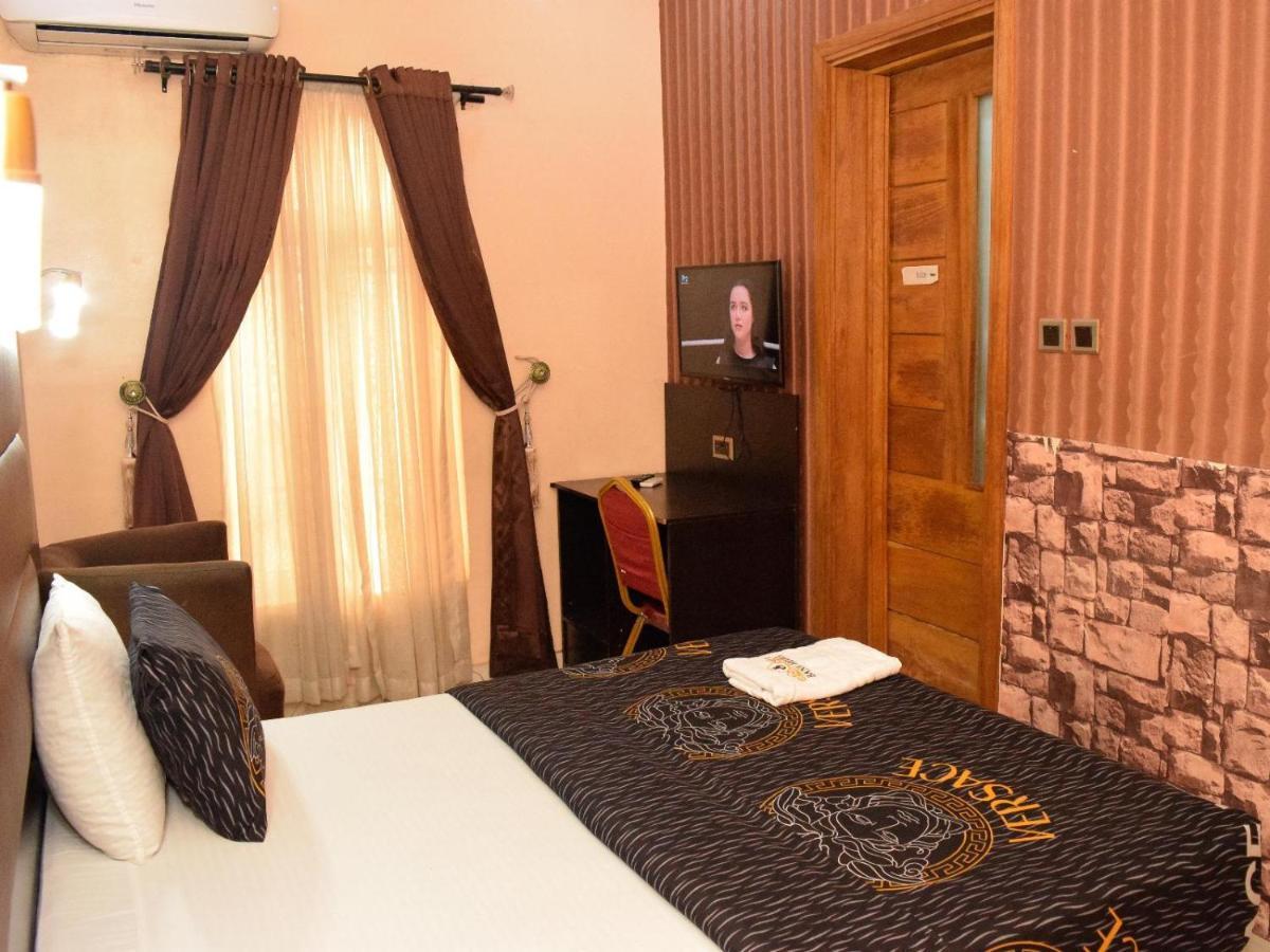 Bana Hotel & Suites Лагос Екстериор снимка