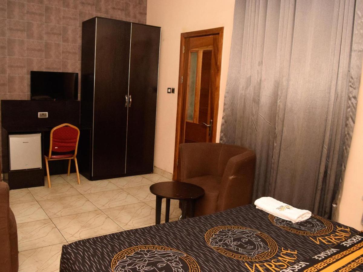 Bana Hotel & Suites Лагос Екстериор снимка