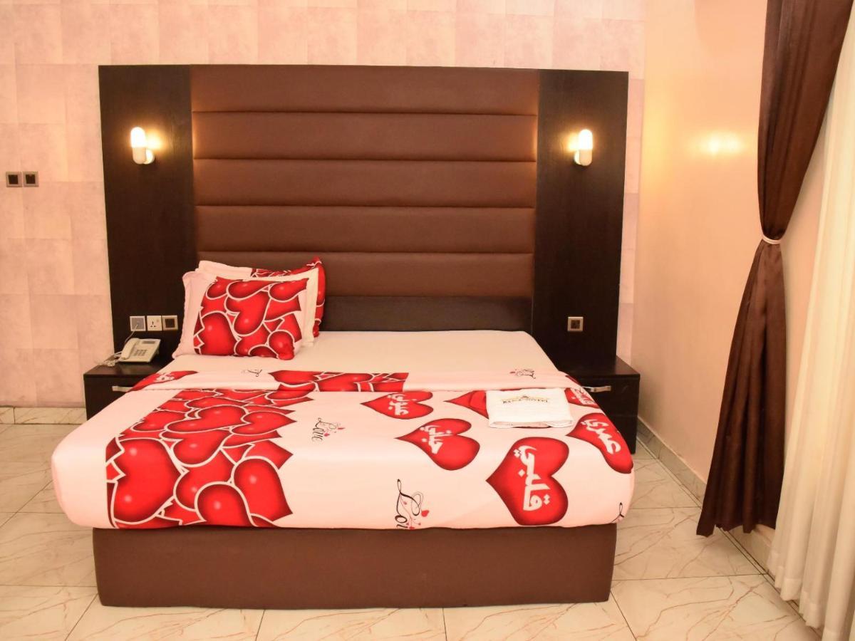 Bana Hotel & Suites Лагос Екстериор снимка