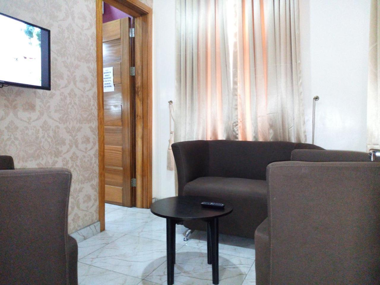 Bana Hotel & Suites Лагос Екстериор снимка