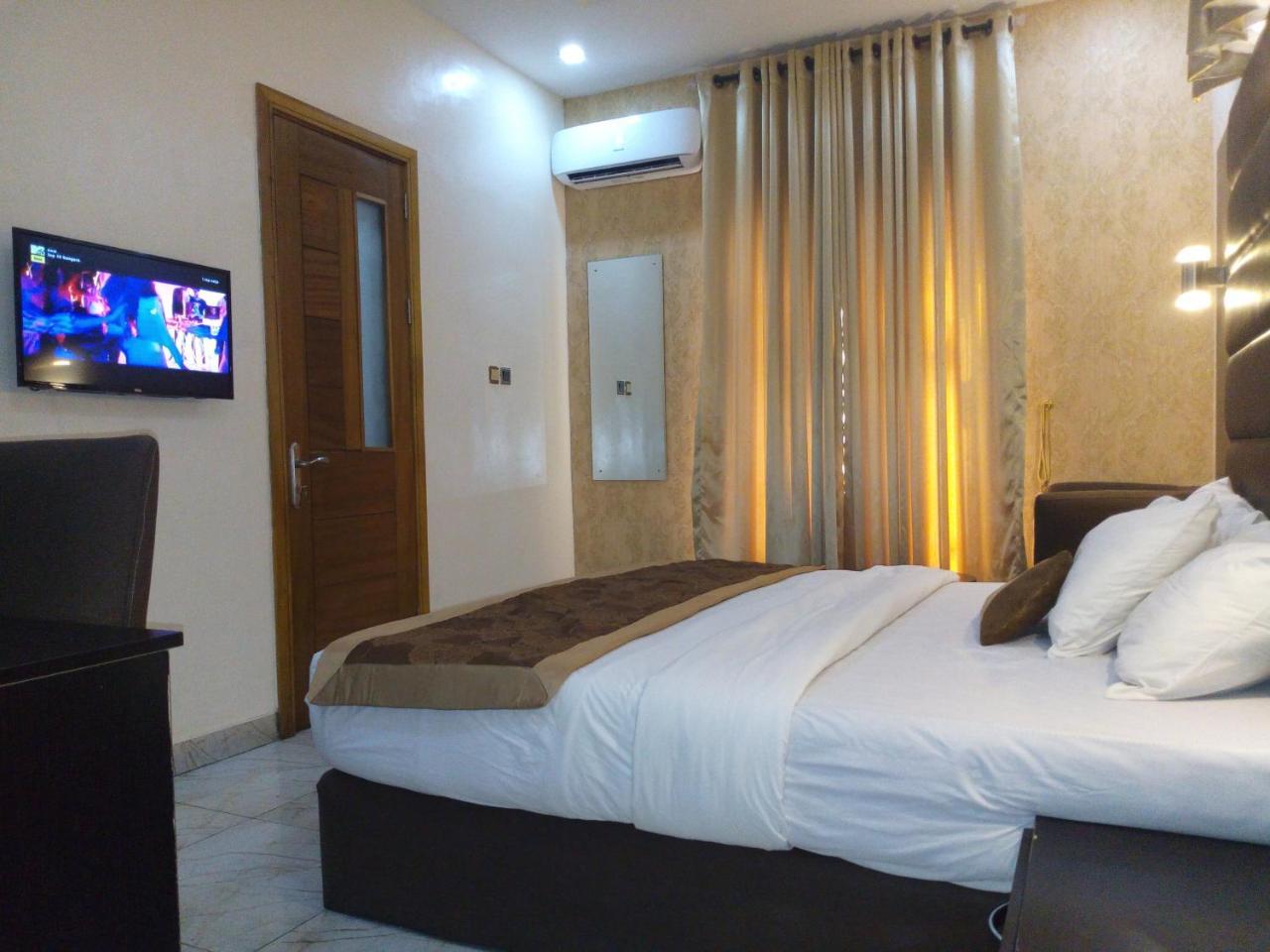 Bana Hotel & Suites Лагос Екстериор снимка