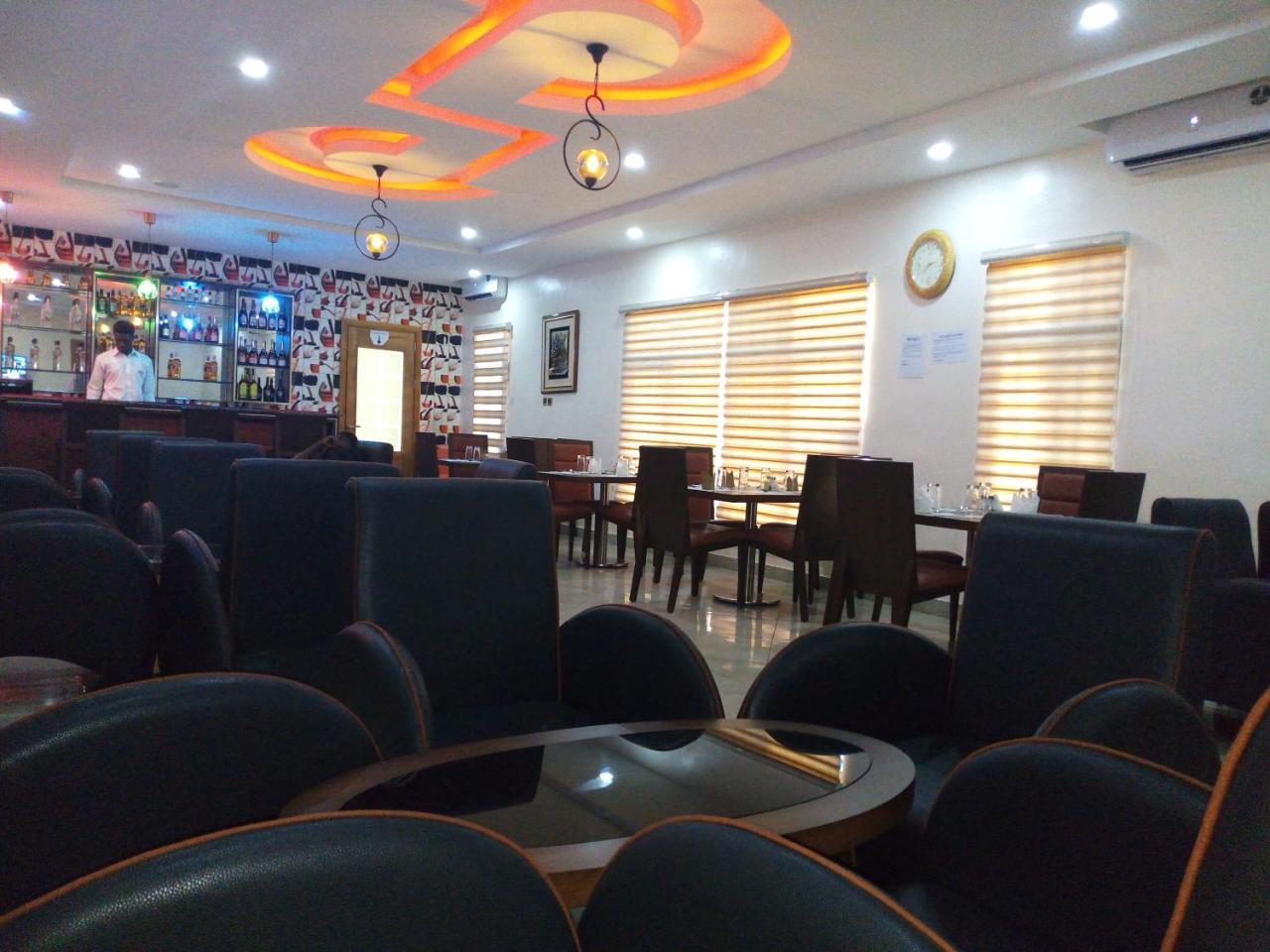 Bana Hotel & Suites Лагос Екстериор снимка