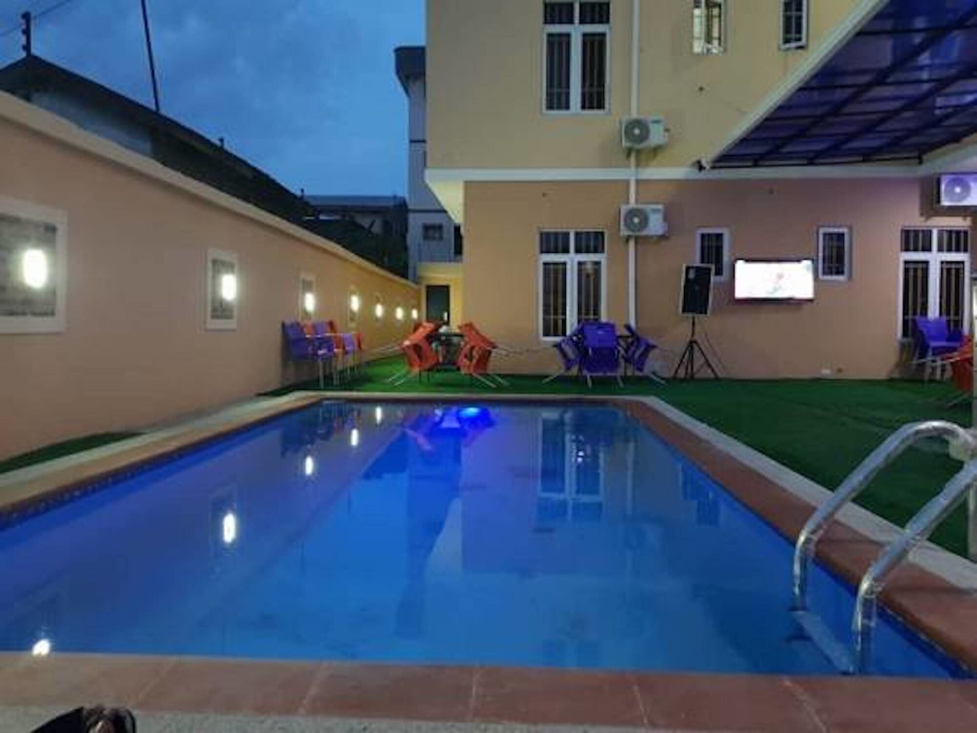 Bana Hotel & Suites Лагос Екстериор снимка